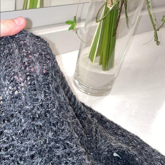 Sweater from Hollister - Picture 5 of 5